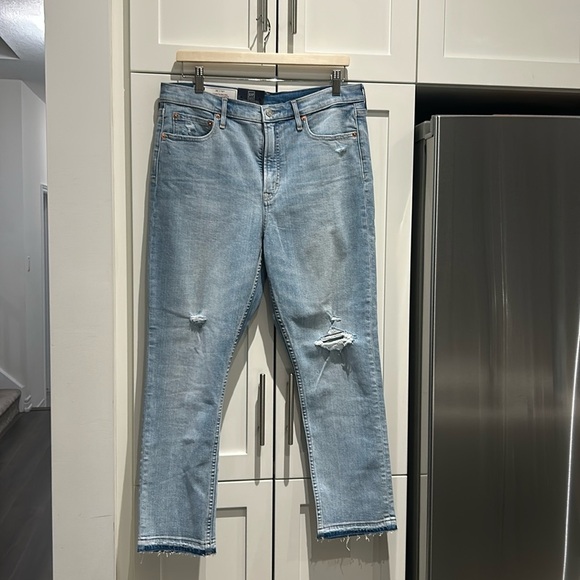 Gap High Waist Cigarette Distressed Slim Jeans Ankle Length Raw Hem Size 14 - Picture 3 of 16